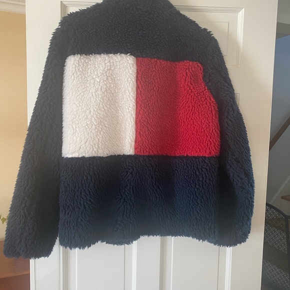 Tommy Hilfiger fuzzy coat. Warm. Women’s M - Picture 6 of 8